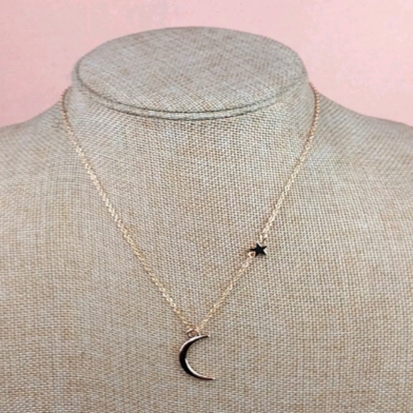 1LEFT 🎀3/$22🎀 Simple Moon | Star Necklace - Picture 2 of 4